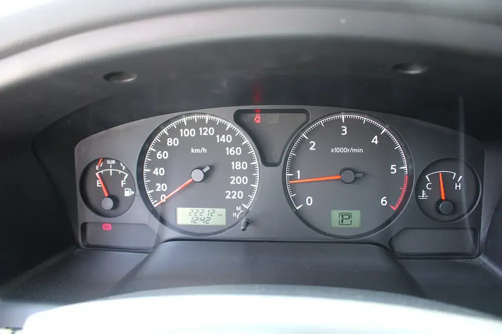NISSAN PATROL SAFARI 4.8L PETROL GRX FULL OPTION AUTO. - Image 9