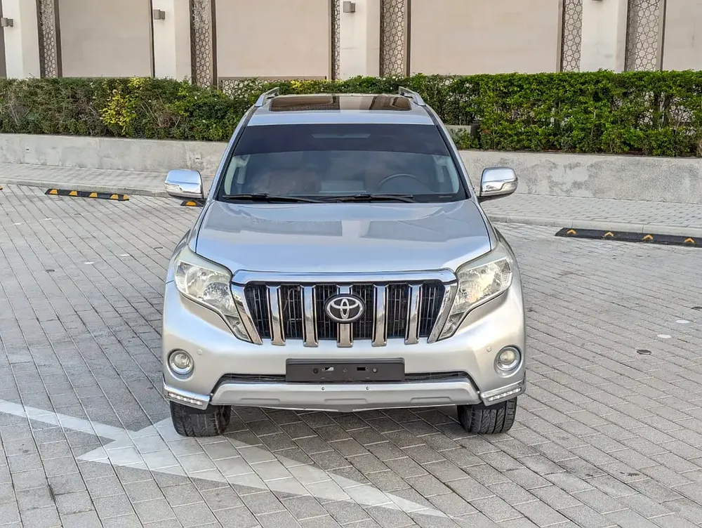 TOYOTA PRADO 2016 VXR FULL OPTION V4 2.7L GCC IN EXCELLENT CONDITION - Image 19