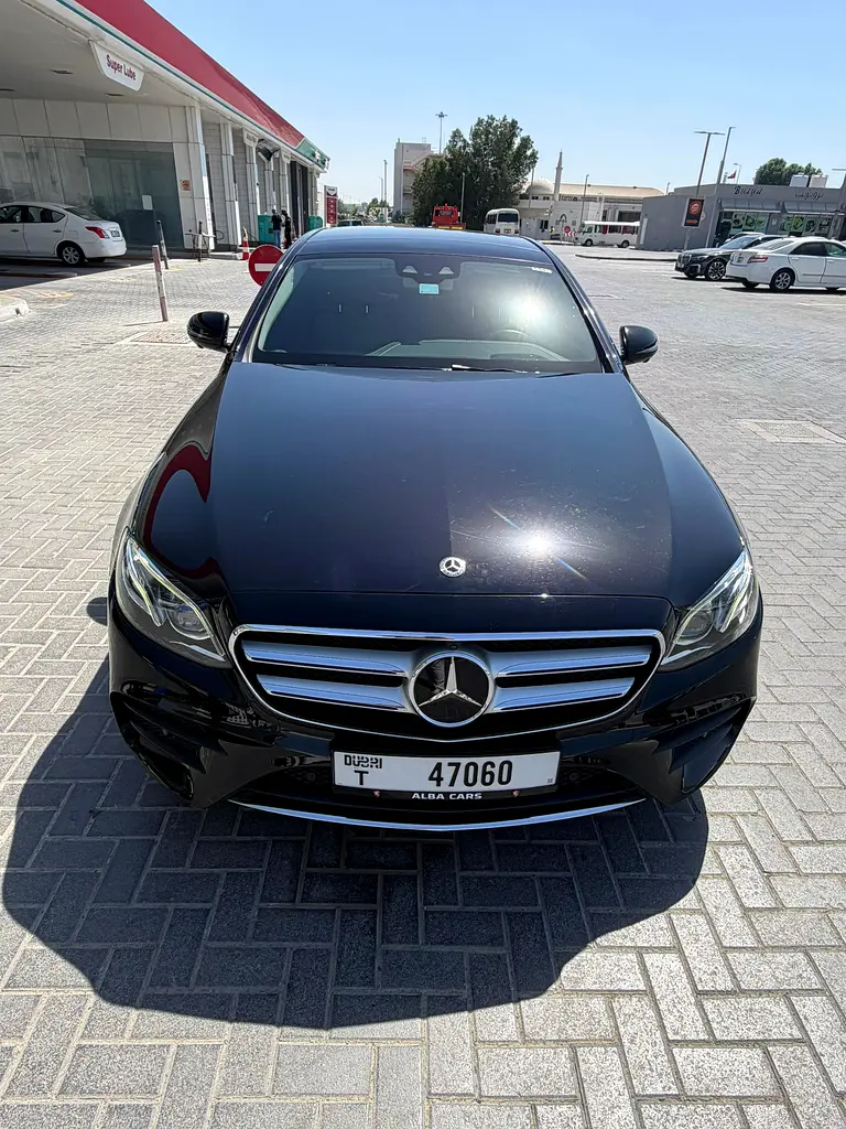 Mercedes-Benz E 300 AMG LINE 2019, GCC Specs - Image 5