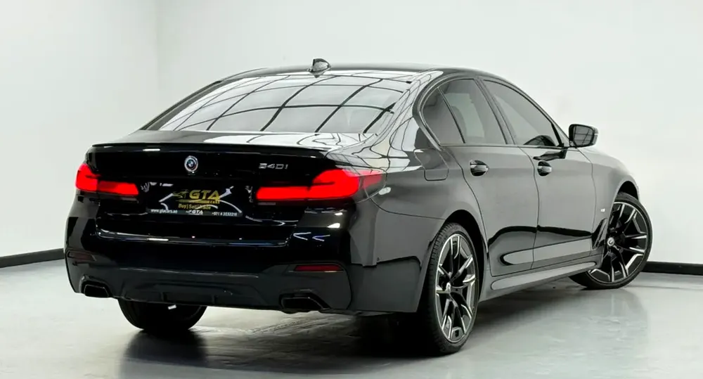 2023 BMW 540i M-Sport, 2027 BMW Warranty + Service Pack, Full BMW Service History, Low Km, GCC - Image 4