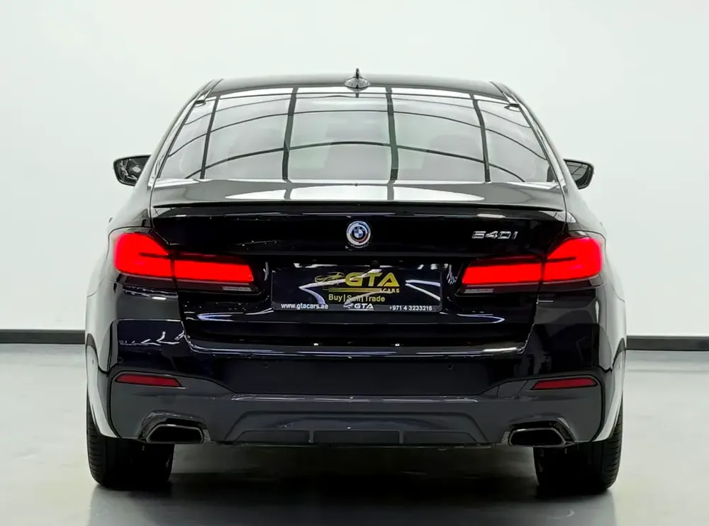 2023 BMW 540i M-Sport, 2027 BMW Warranty + Service Pack, Full BMW Service History, Low Km, GCC - Image 5