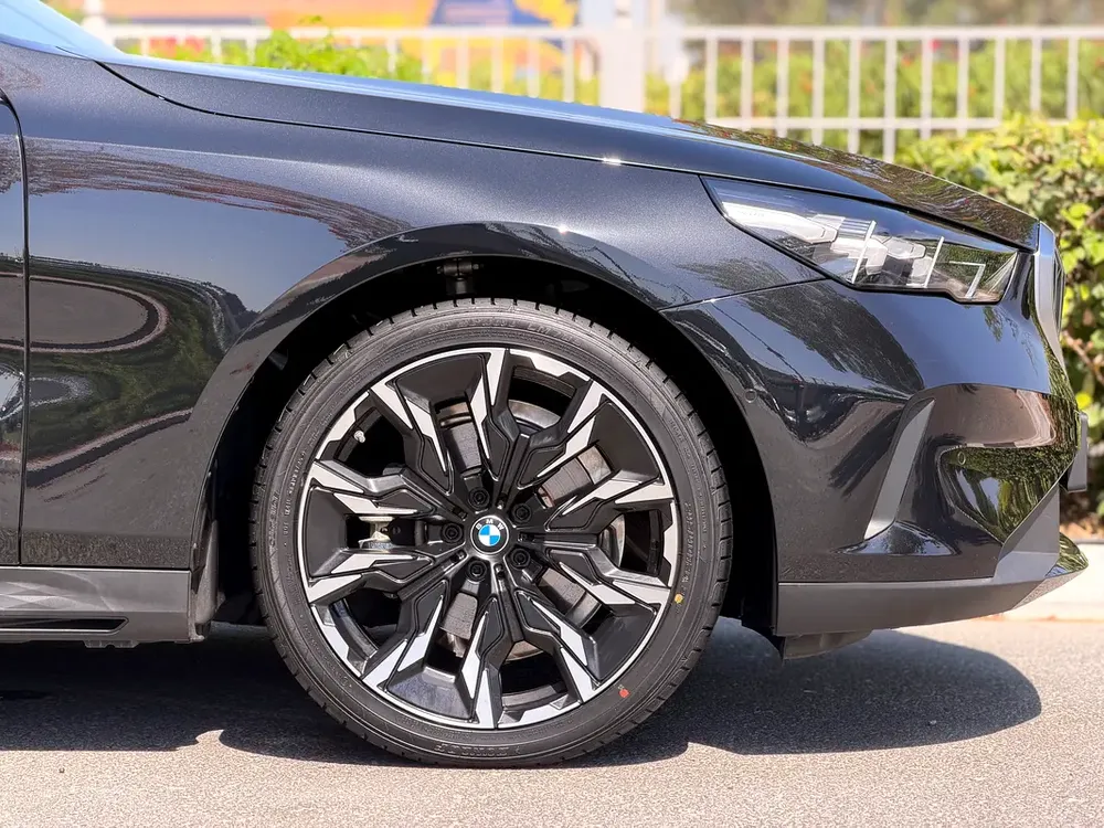 BMW 520i 2026 Under BMW (AGMC) 5 Years Warranty & Service (GCC – Single Owner – Ultra Low Mileag - Image 10