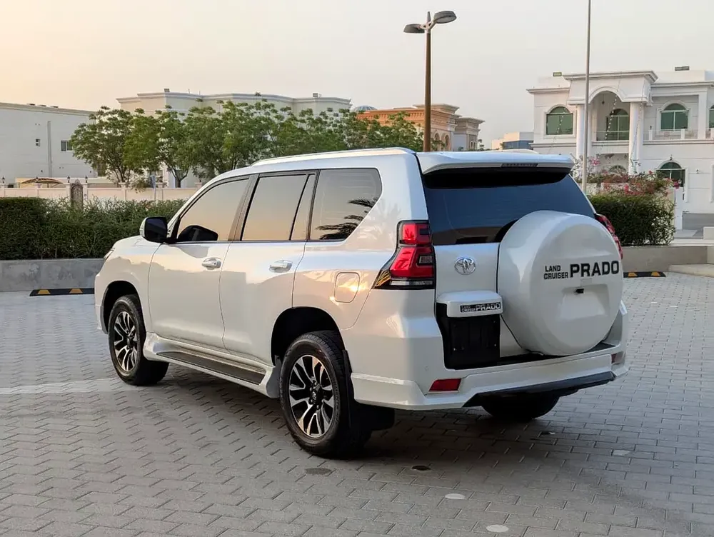Toyota Prado GXR 2020 GCC Specs GXR Full Option V6 4.0L In Excellent Condition - Image 16