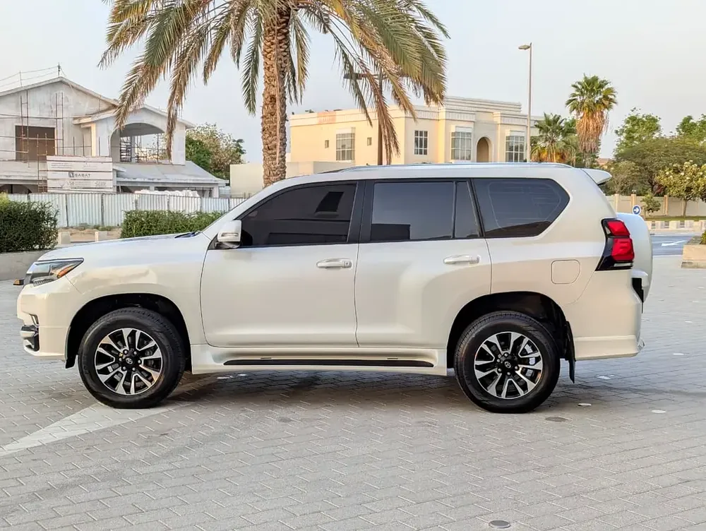 Toyota Prado GXR 2020 GCC Specs GXR Full Option V6 4.0L In Excellent Condition - Image 18