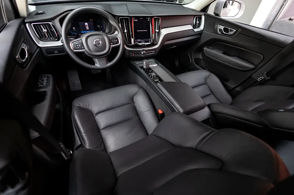 Volvo XC60 B5 Core 2024 GCC | Agency Warranty | Flexible D.P. - Image 10