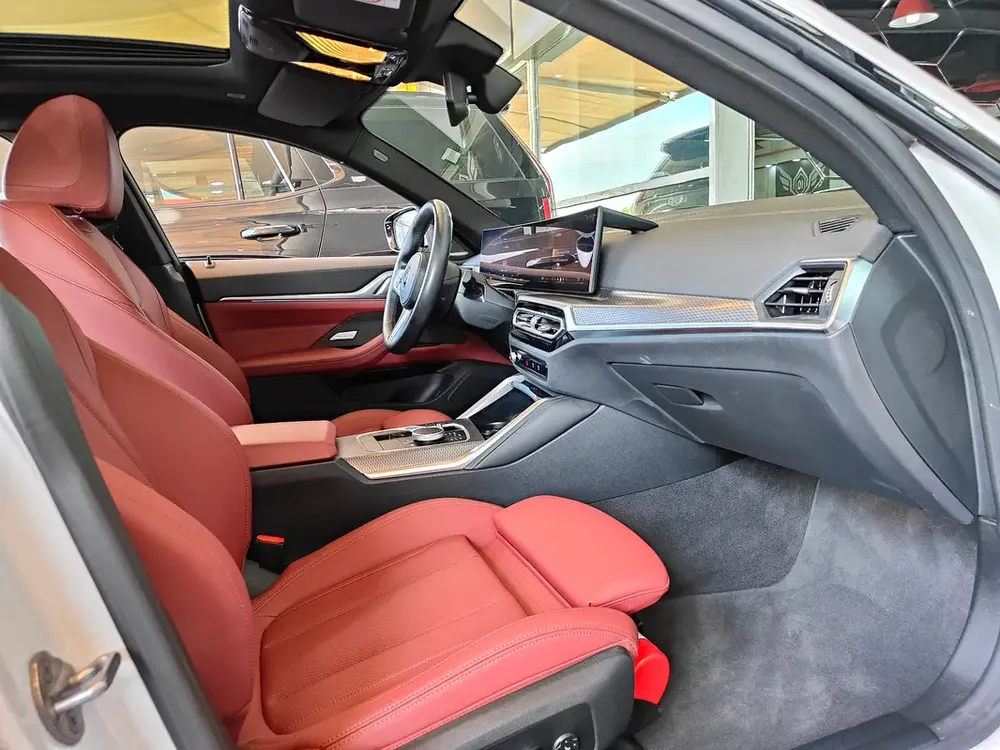 AED 2,340 P.M | 2024 BMW i4 Gran Coupé eDrive35 MSport | BMW Warranty and Service Contract | GCC | - Image 15