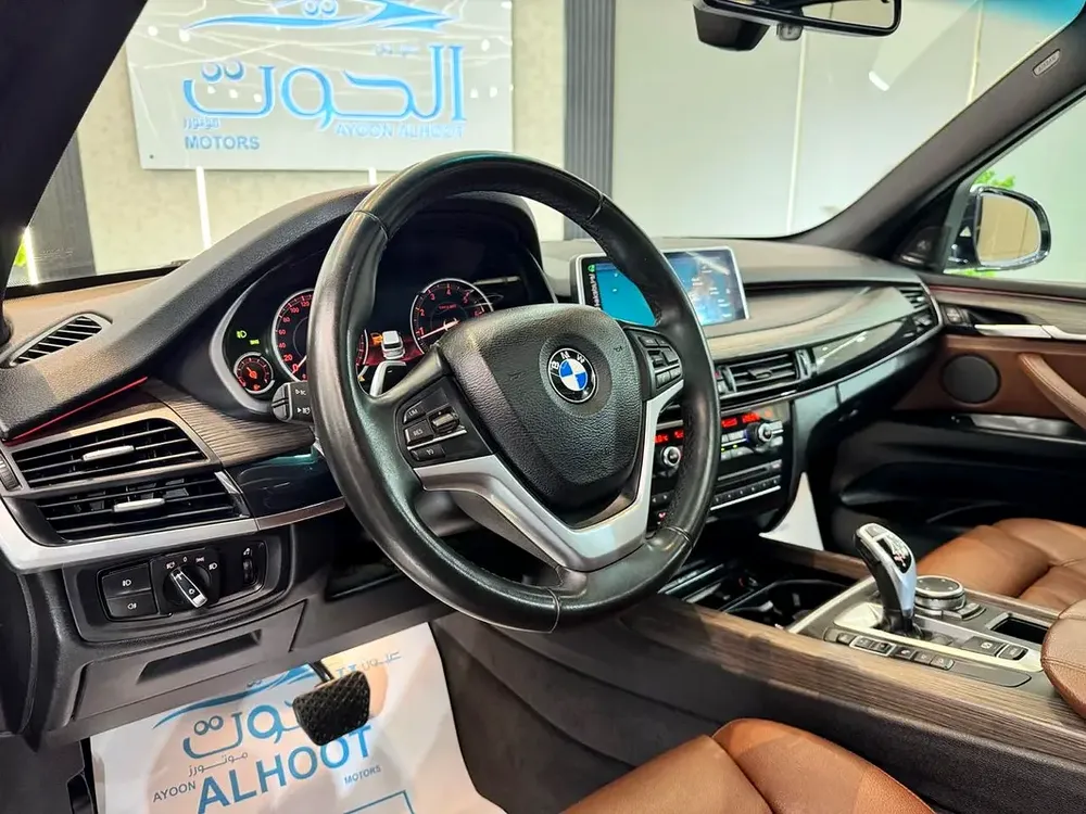 BEST BMW X5 XDRIVE50i || GCC SPECS || ACCIDENT FREE || SINGLE OWNER || FULLY LOADED - Image 16