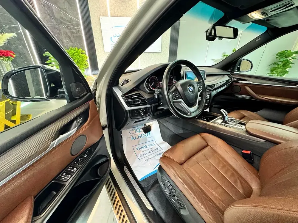 BEST BMW X5 XDRIVE50i || GCC SPECS || ACCIDENT FREE || SINGLE OWNER || FULLY LOADED - Image 17