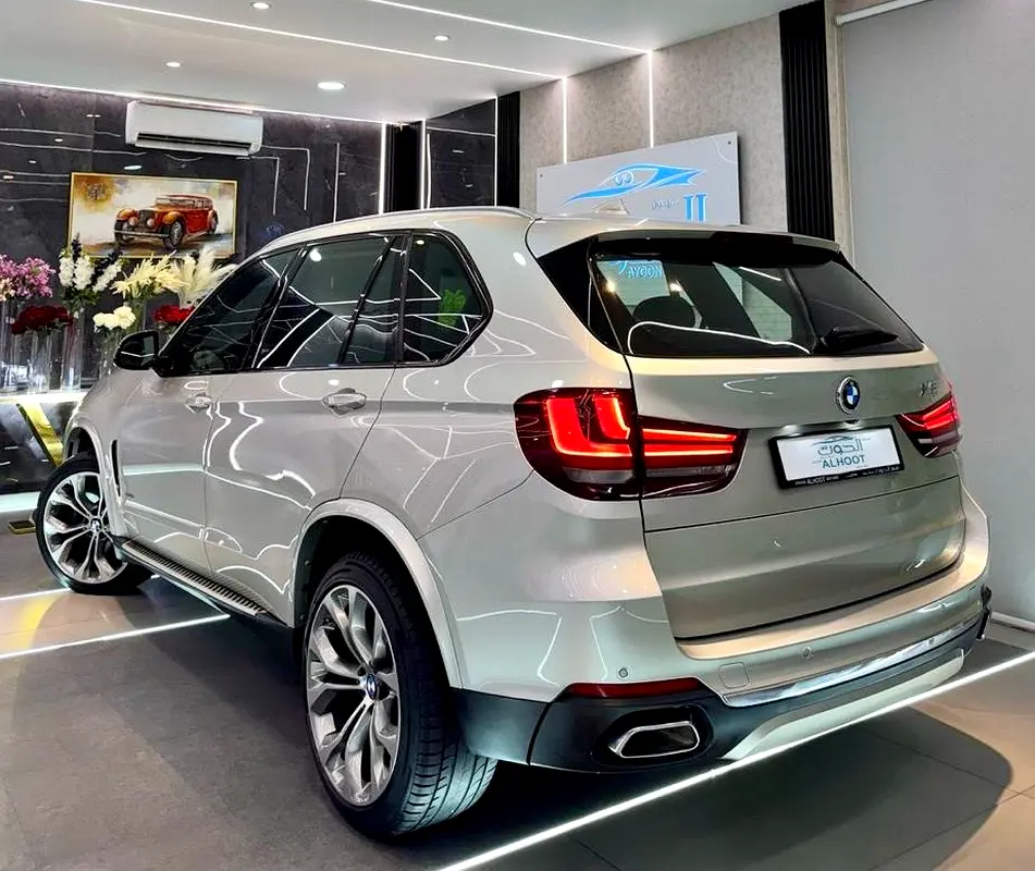 BEST BMW X5 XDRIVE50i || GCC SPECS || ACCIDENT FREE || SINGLE OWNER || FULLY LOADED - Image 4