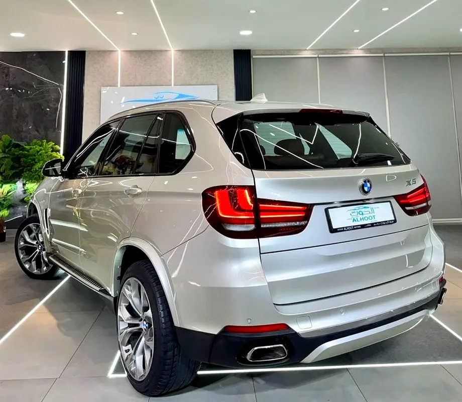 BEST BMW X5 XDRIVE50i || GCC SPECS || ACCIDENT FREE || SINGLE OWNER || FULLY LOADED - Image 9