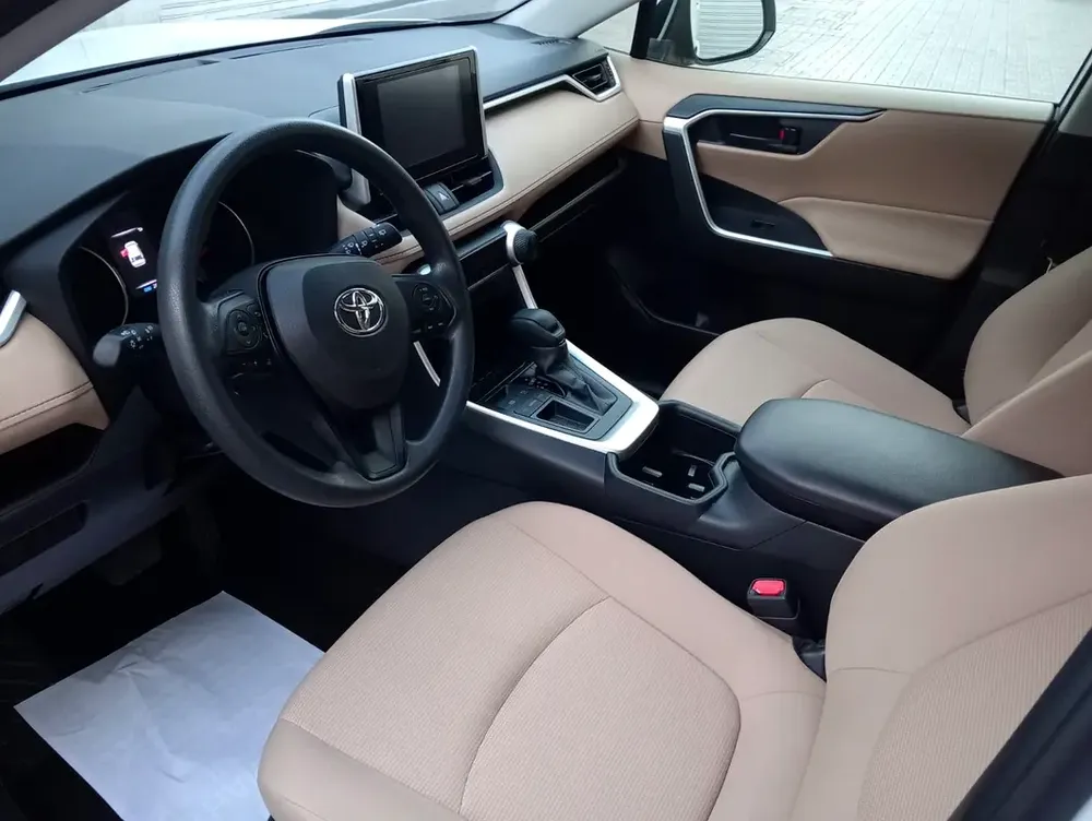 2023 Toyota Rav 4 EX - GCC Specs - Like New! - Image 6