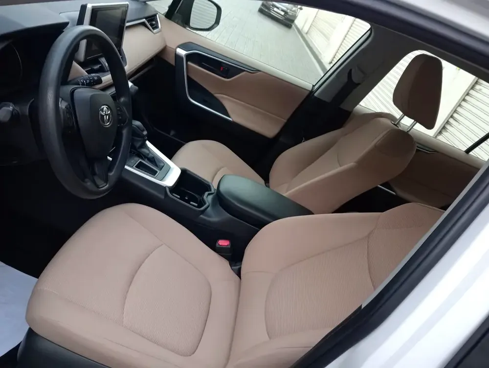 2023 Toyota Rav 4 EX - GCC Specs - Like New! - Image 7
