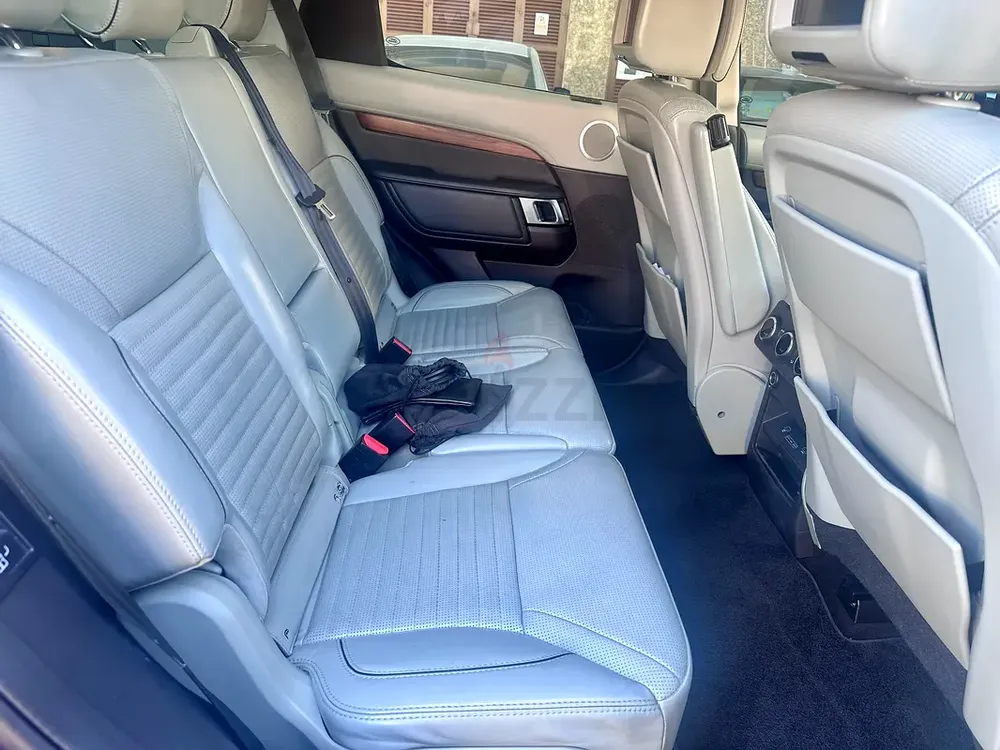2018 Land Rover Discovery HSE Si6 | GCC Specs | Pristine Condition - Image 10