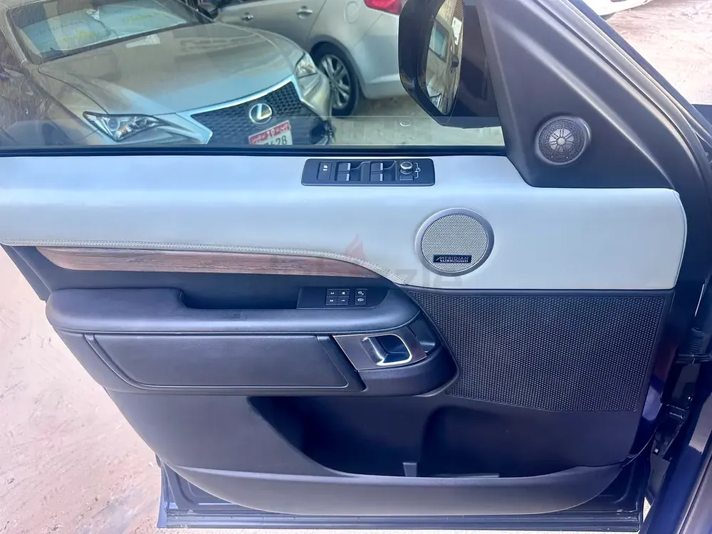 2018 Land Rover Discovery HSE Si6 | GCC Specs | Pristine Condition - Image 7