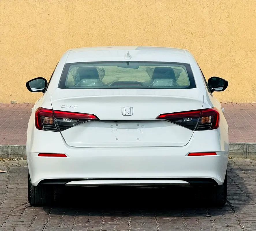 2023 Honda Civic LX - American Specs - Like New! - Image 10