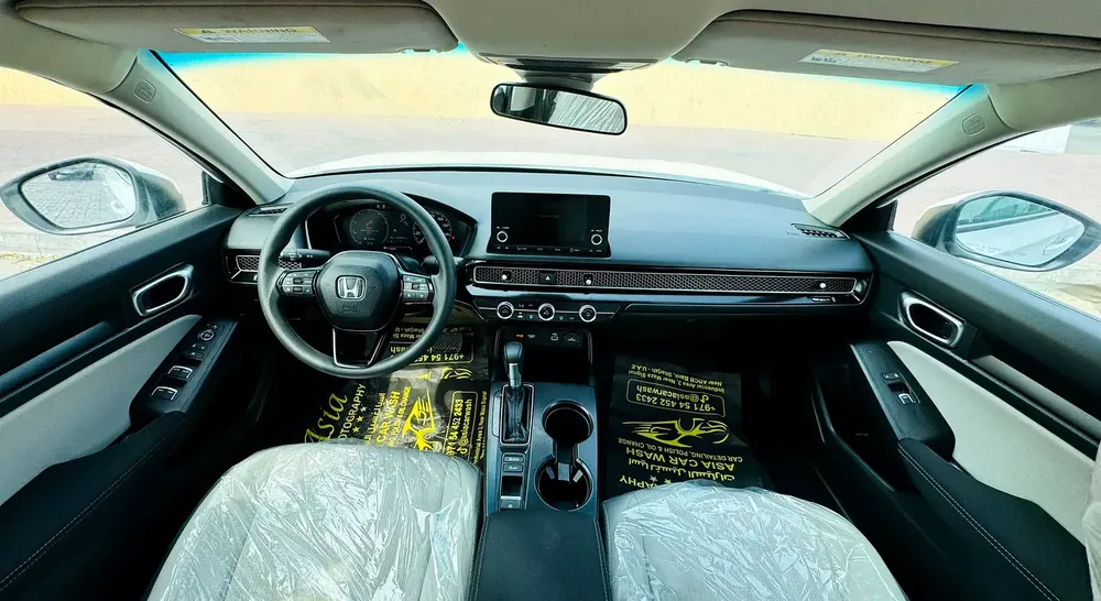 2023 Honda Civic LX - American Specs - Like New! - Image 8