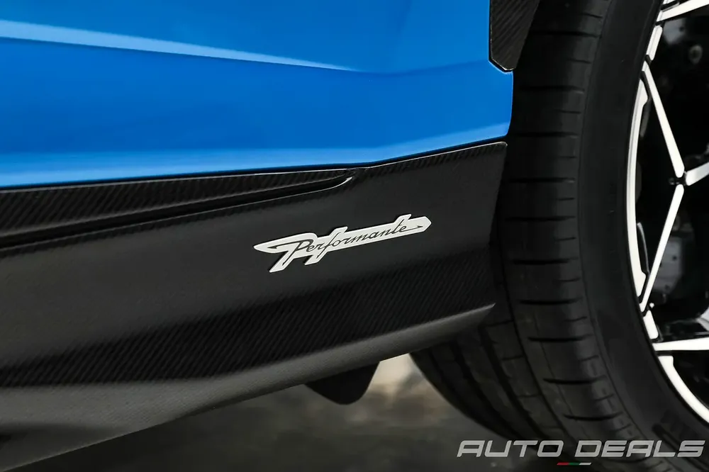 2024 Lamborghini Urus Performante | Extremely Low mileage | Fully Loaded | Best in Class | 4.0L V8 - Image 10