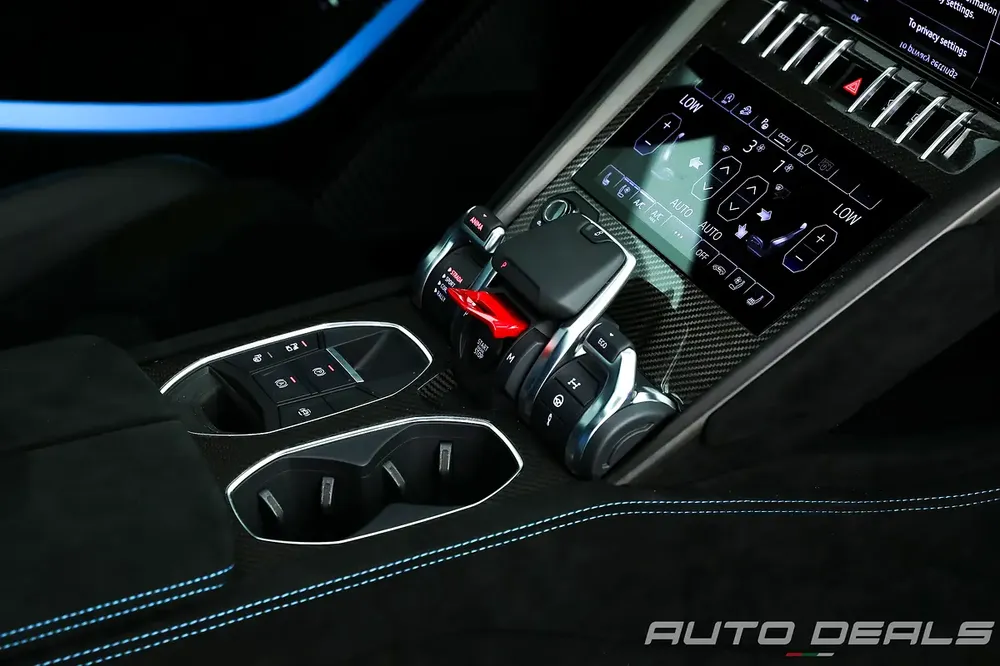 2024 Lamborghini Urus Performante | Extremely Low mileage | Fully Loaded | Best in Class | 4.0L V8 - Image 17