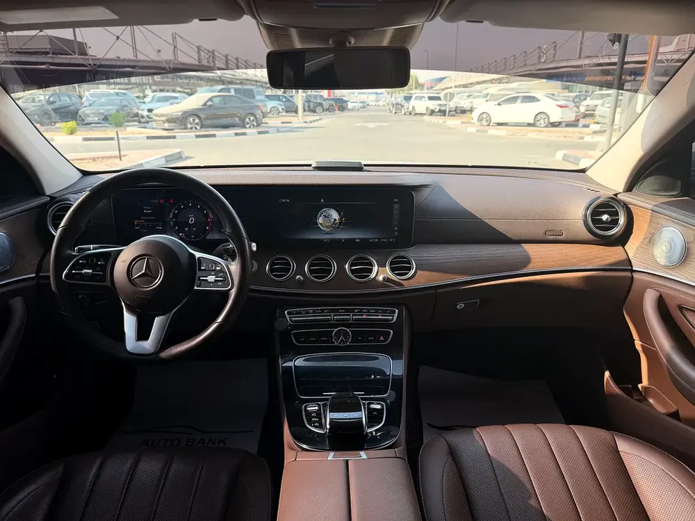 2019 Mercedes-Benz E-Class E 300 4MATIC (Korean Specs) - Excellent Condition - Image 4