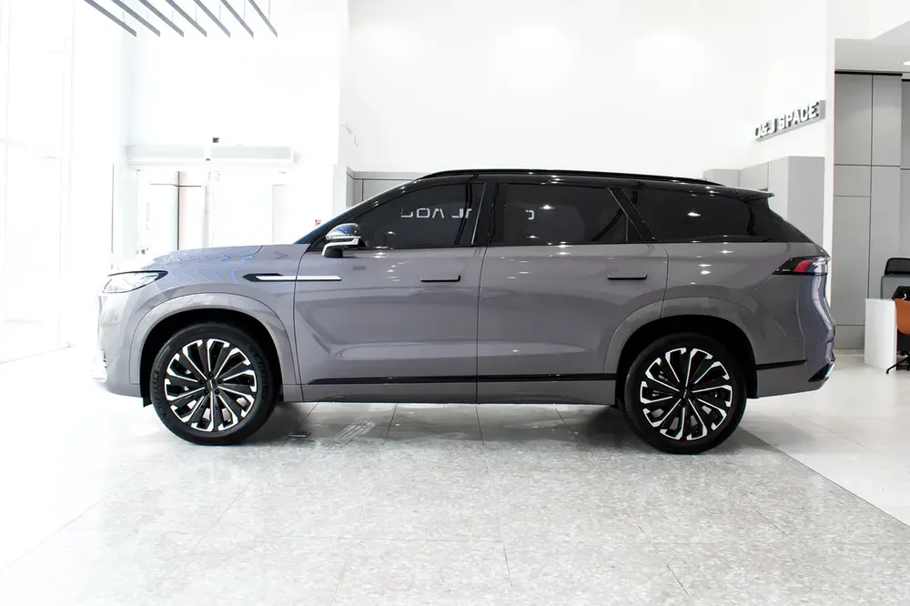 PRE OWNED JAECOO J8 FULL OPTIONS |2025|AED 1495 | WARRANTY &SERVICE CONTRACT | GCC - Image 4