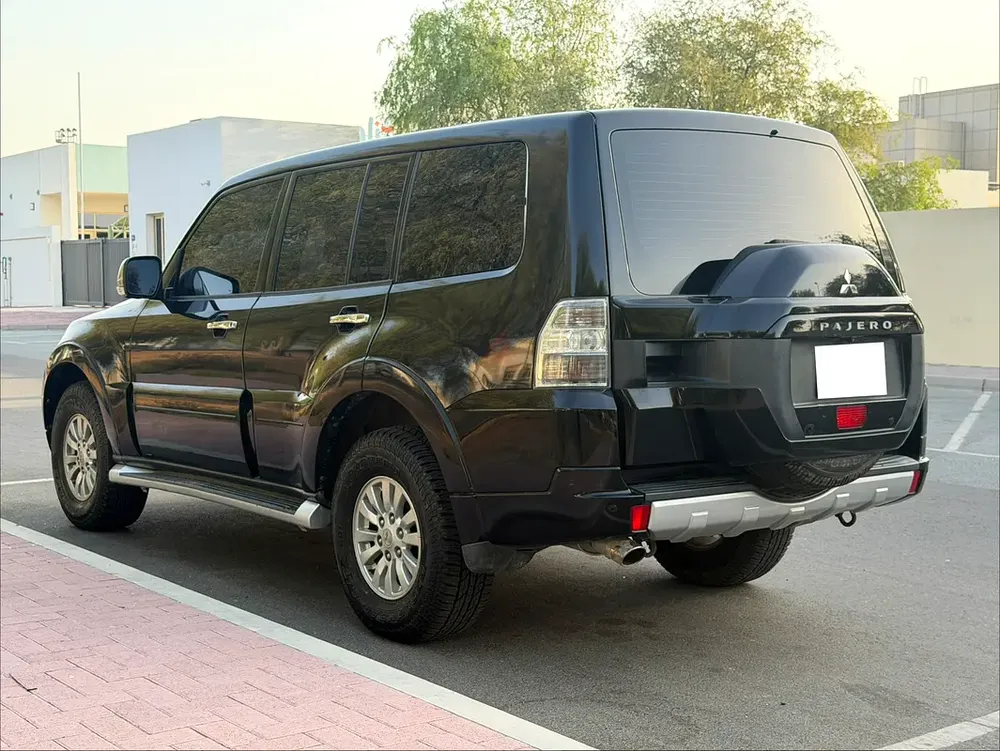 Gulf Specs 2015 Mitsubishi Pajero 3.5L 7-Seater in Good Condition - Image 5
