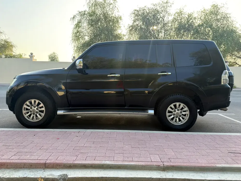 Gulf Specs 2015 Mitsubishi Pajero 3.5L 7-Seater in Good Condition - Image 6