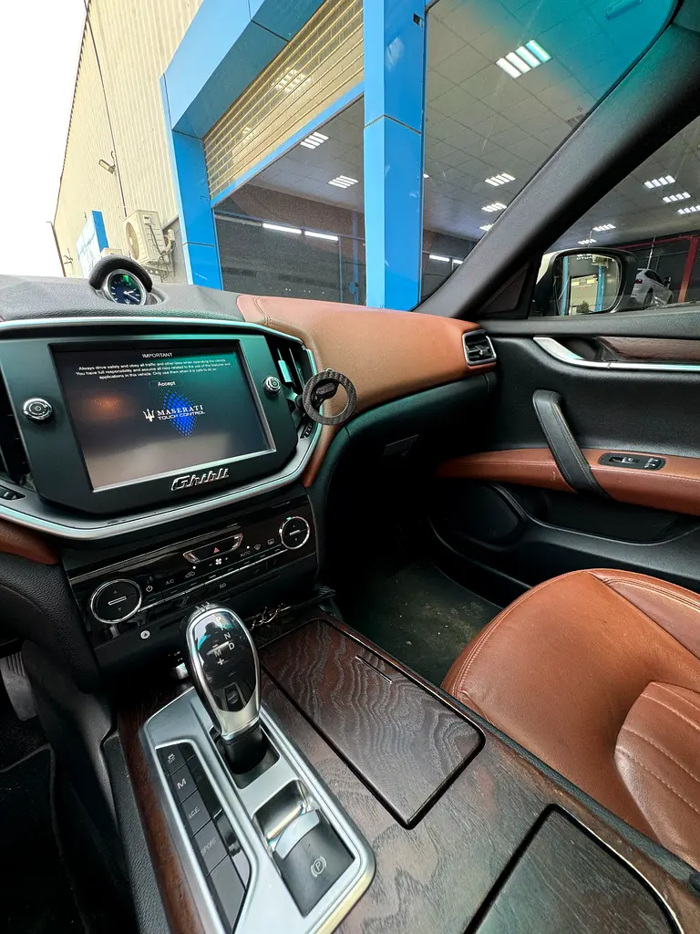 Maserati Ghibli S 2015 GCC Specs - Powerful V6 Turbo - Image 14