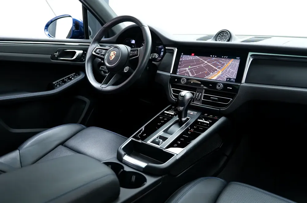 2023 Porsche Macan, 2027 Porsche Warranty, Low Kms, GCC - Image 14