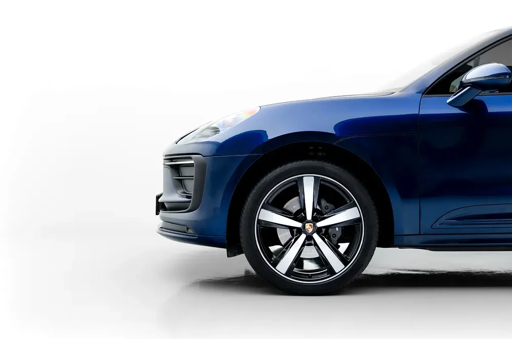 2023 Porsche Macan, 2027 Porsche Warranty, Low Kms, GCC - Image 9