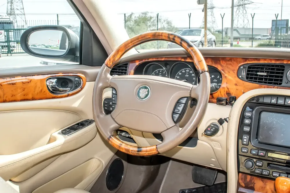 2006 - JAGUAR XJ8 - GOOD CONDITION - ONLY 43,000 KM - Image 10