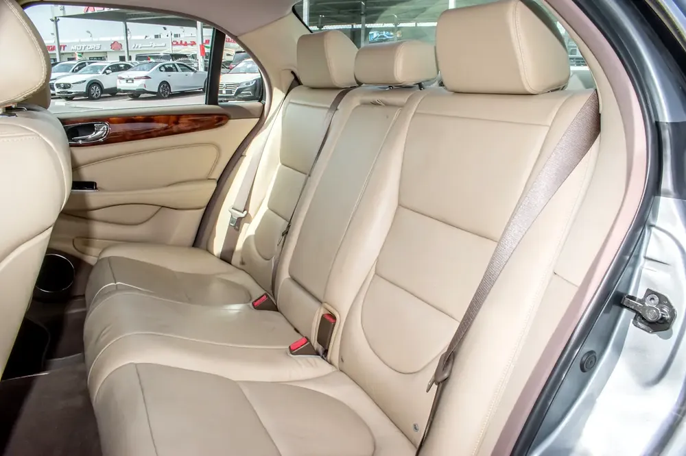 2006 - JAGUAR XJ8 - GOOD CONDITION - ONLY 43,000 KM - Image 14