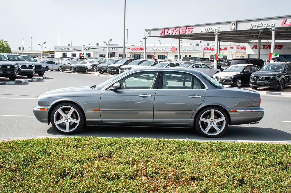 2006 - JAGUAR XJ8 - GOOD CONDITION - ONLY 43,000 KM - Image 5