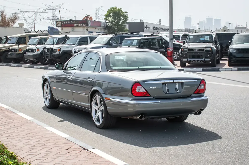 2006 - JAGUAR XJ8 - GOOD CONDITION - ONLY 43,000 KM - Image 6