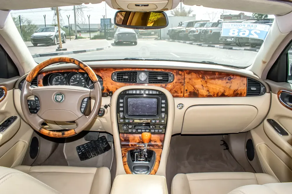 2006 - JAGUAR XJ8 - GOOD CONDITION - ONLY 43,000 KM - Image 9