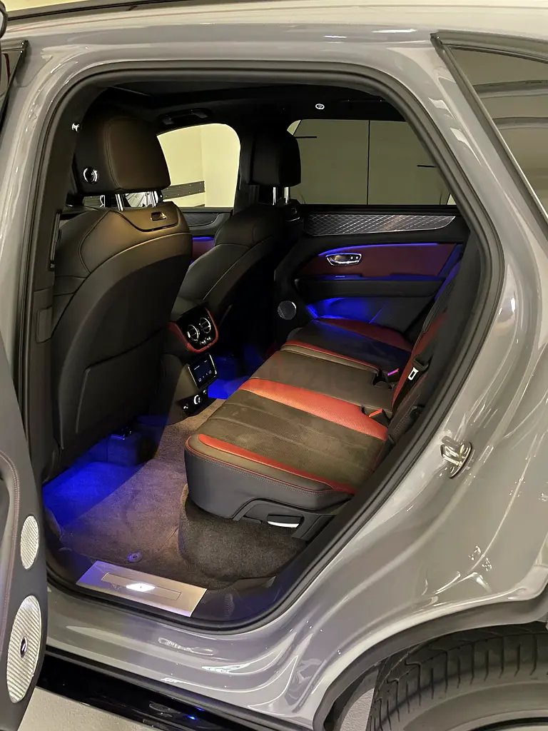 Bentley Bentayga S V8 2023 | Low KM | GCC | Grey - Image 10