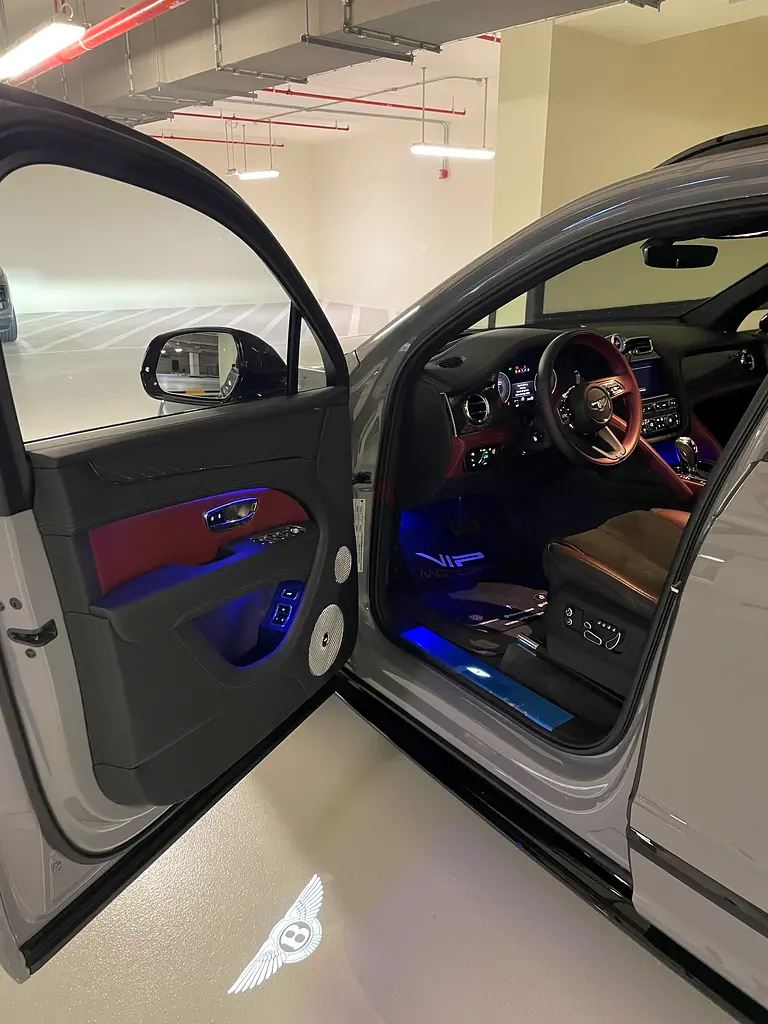 Bentley Bentayga S V8 2023 | Low KM | GCC | Grey - Image 11