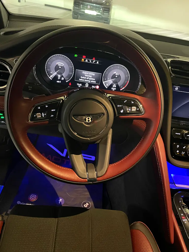 Bentley Bentayga S V8 2023 | Low KM | GCC | Grey - Image 13