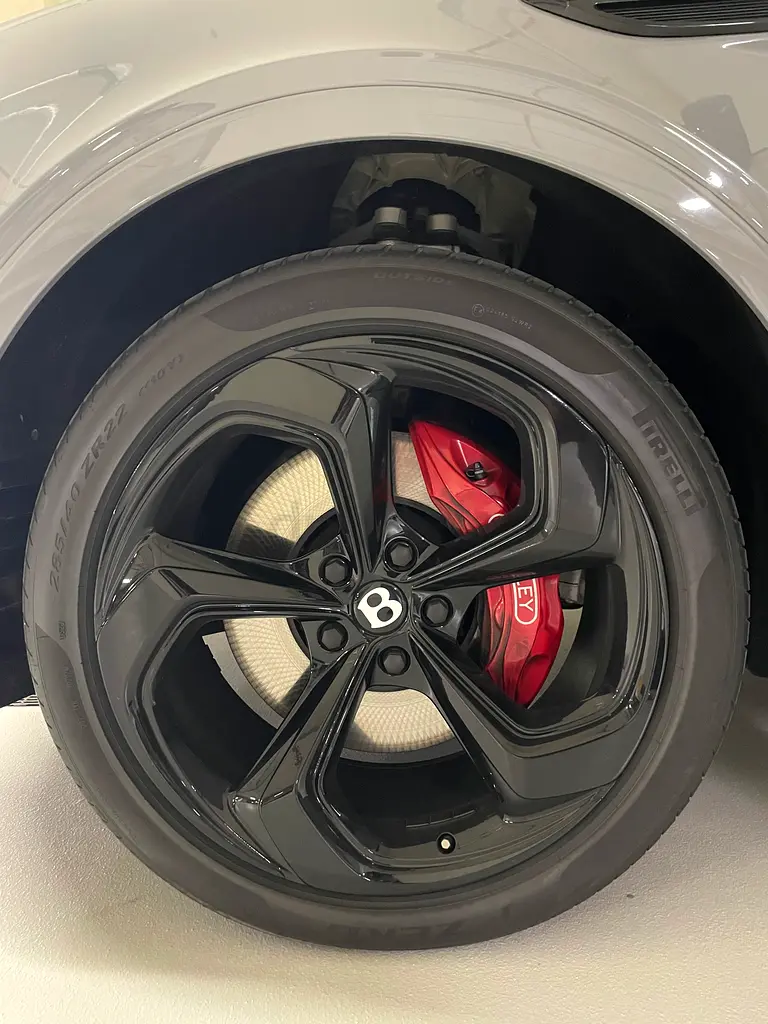 Bentley Bentayga S V8 2023 | Low KM | GCC | Grey - Image 19