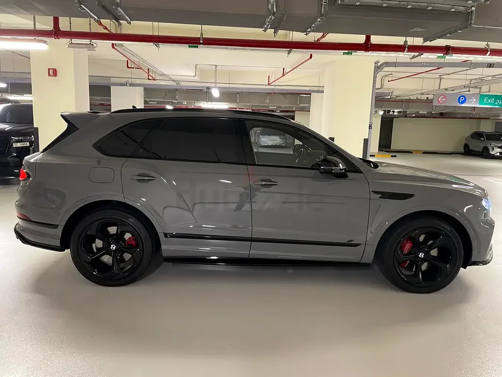 Bentley Bentayga S V8 2023 | Low KM | GCC | Grey - Image 4