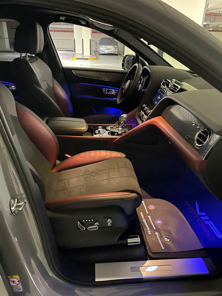 Bentley Bentayga S V8 2023 | Low KM | GCC | Grey - Image 6