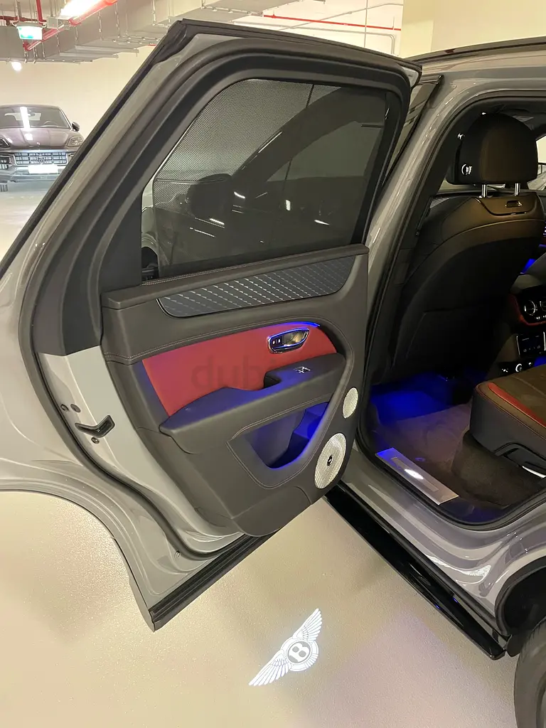 Bentley Bentayga S V8 2023 | Low KM | GCC | Grey - Image 9