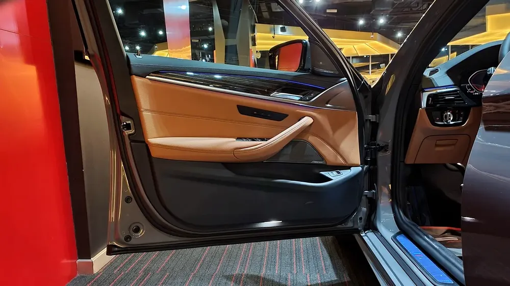BMW 5-Series 530i M-Kit 2021 GCC 0% D:P EMI Starts from 1800 - Image 13