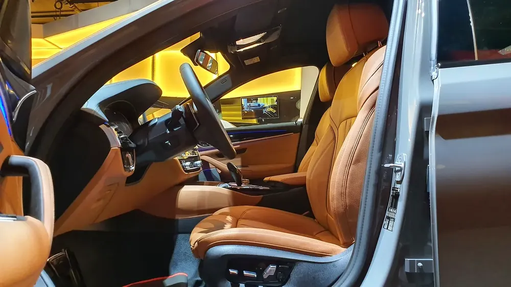 BMW 5-Series 530i M-Kit 2021 GCC 0% D:P EMI Starts from 1800 - Image 14