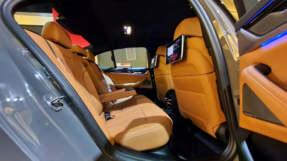 BMW 5-Series 530i M-Kit 2021 GCC 0% D:P EMI Starts from 1800 - Image 17