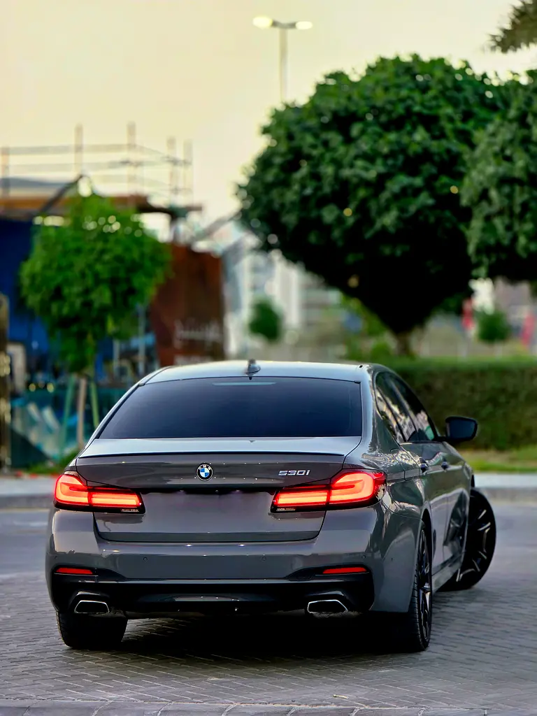 BMW 5-Series 530i M-Kit 2021 GCC 0% D:P EMI Starts from 1800 - Image 5