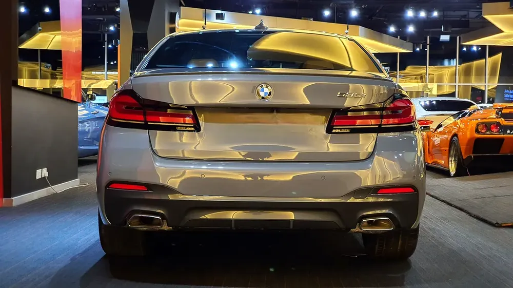 BMW 5-Series 530i M-Kit 2021 GCC 0% D:P EMI Starts from 1800 - Image 8