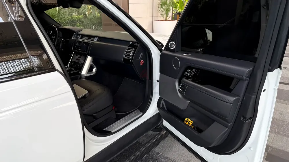 2018 Range Rover Vogue SE Supercharged | Al Tayer Warranty - Image 7