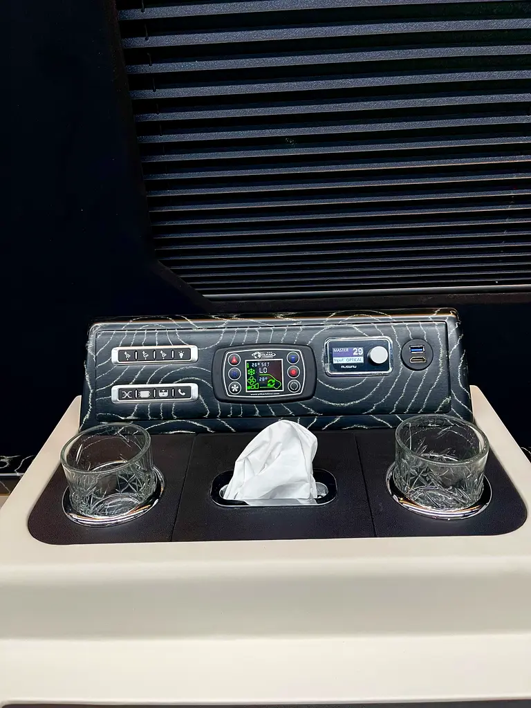 2024 VVIP MERCEDES SPRINTER with Bathroom, Additional AC and Air Suspension - 2 Years Warranty VLINE - Image 12