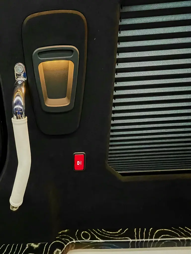 2024 VVIP MERCEDES SPRINTER with Bathroom, Additional AC and Air Suspension - 2 Years Warranty VLINE - Image 16