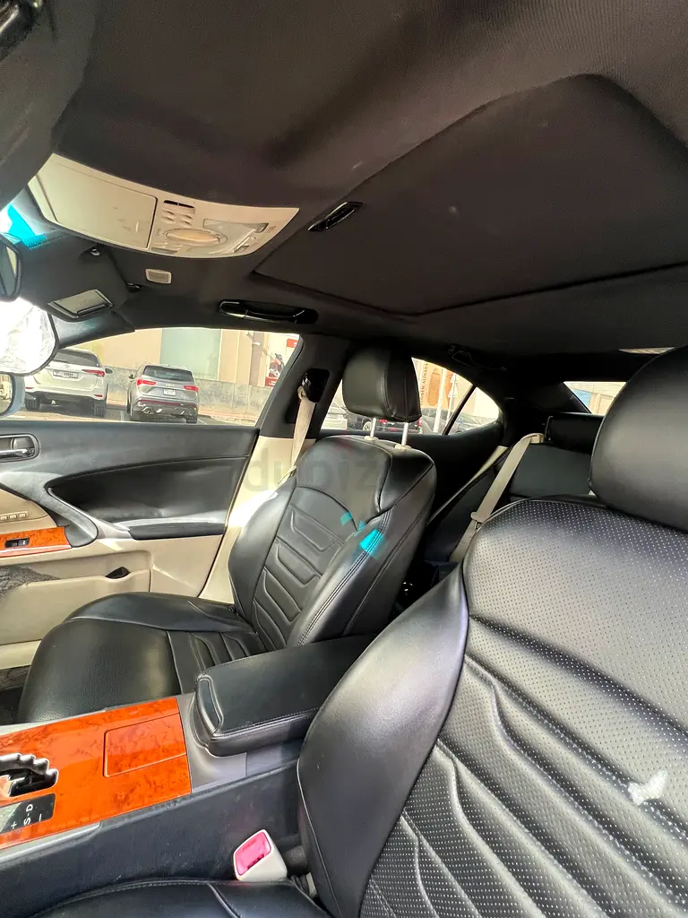 Well Maintained 2009 Lexus IS 300 | GCC Specs | Reliable Luxury - Image 17